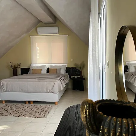 Athanasia's Loft Apartment *